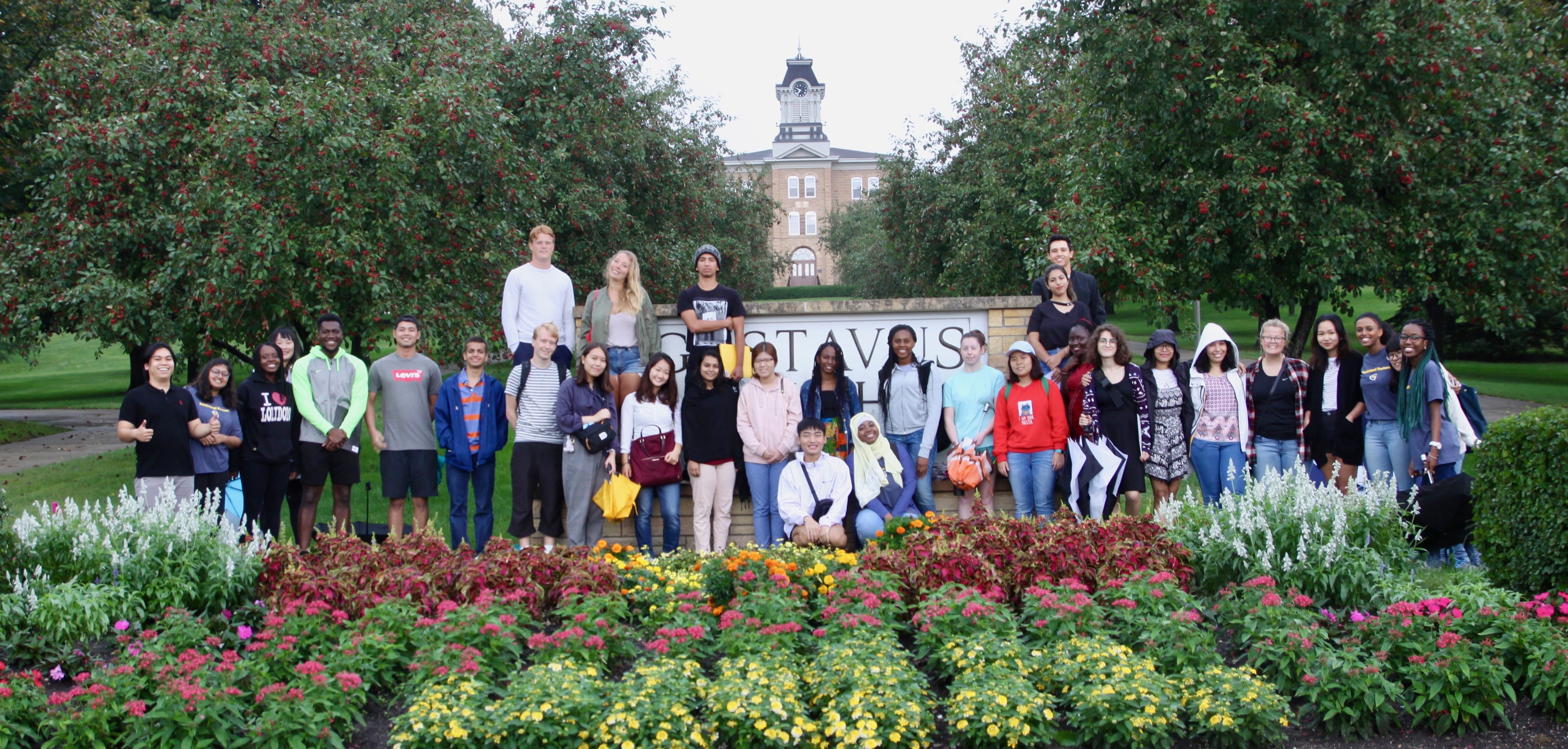 FA18_group_Gustavus_photo