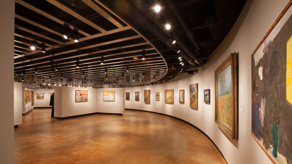 Hillstrom Museum of Art