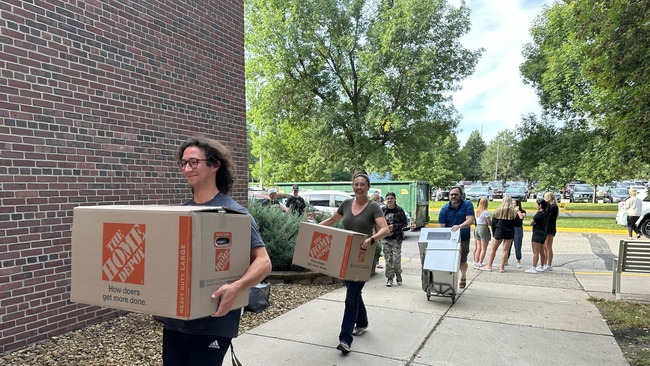 Gustavus Celebrates Move-In Day 2024